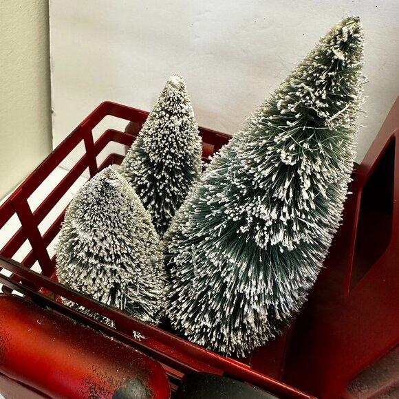 🎄Valerie Parr Hill Red Metal Truck with Bottle Brush Trees/EUC🎄 - Picture 9 of 15